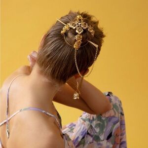 Epona Valley - Field of Roses Bun Cage (Elegant Gold Floral Hair Accessory)
